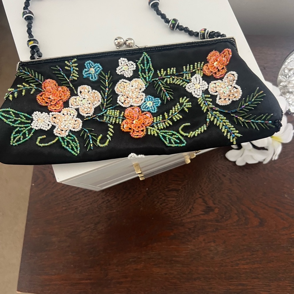 Vintage small kiss lock beautiful bag!!! - Picture 6 of 7